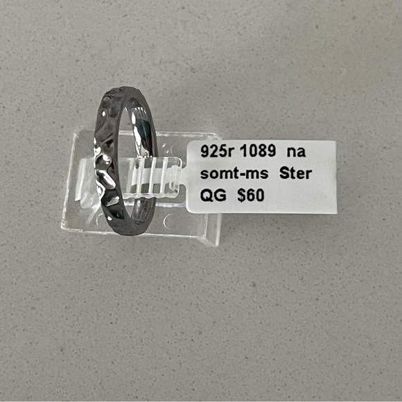 Sterling silver 925 hammered black rhodium stacking band ring sizes 7 - Picture 2 of 7